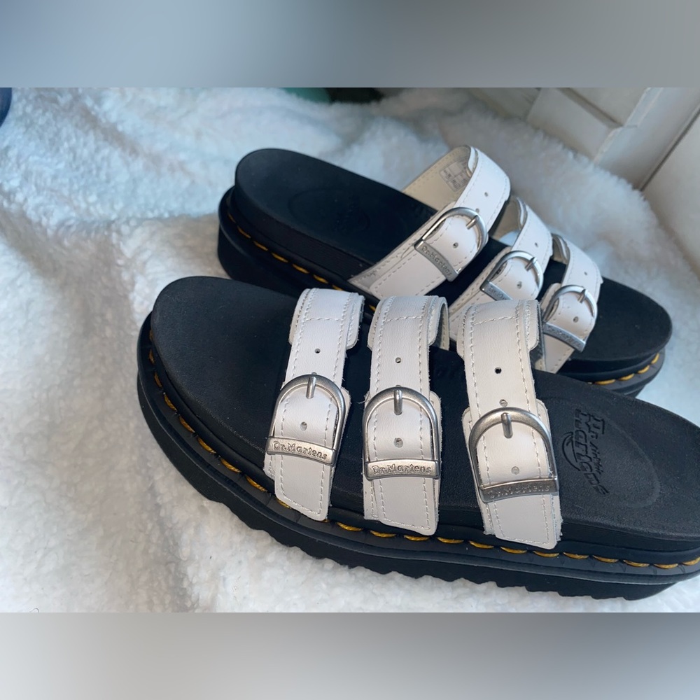 Dr. Martens Blaire Womens Size 7 Platform Sandals!! NEW